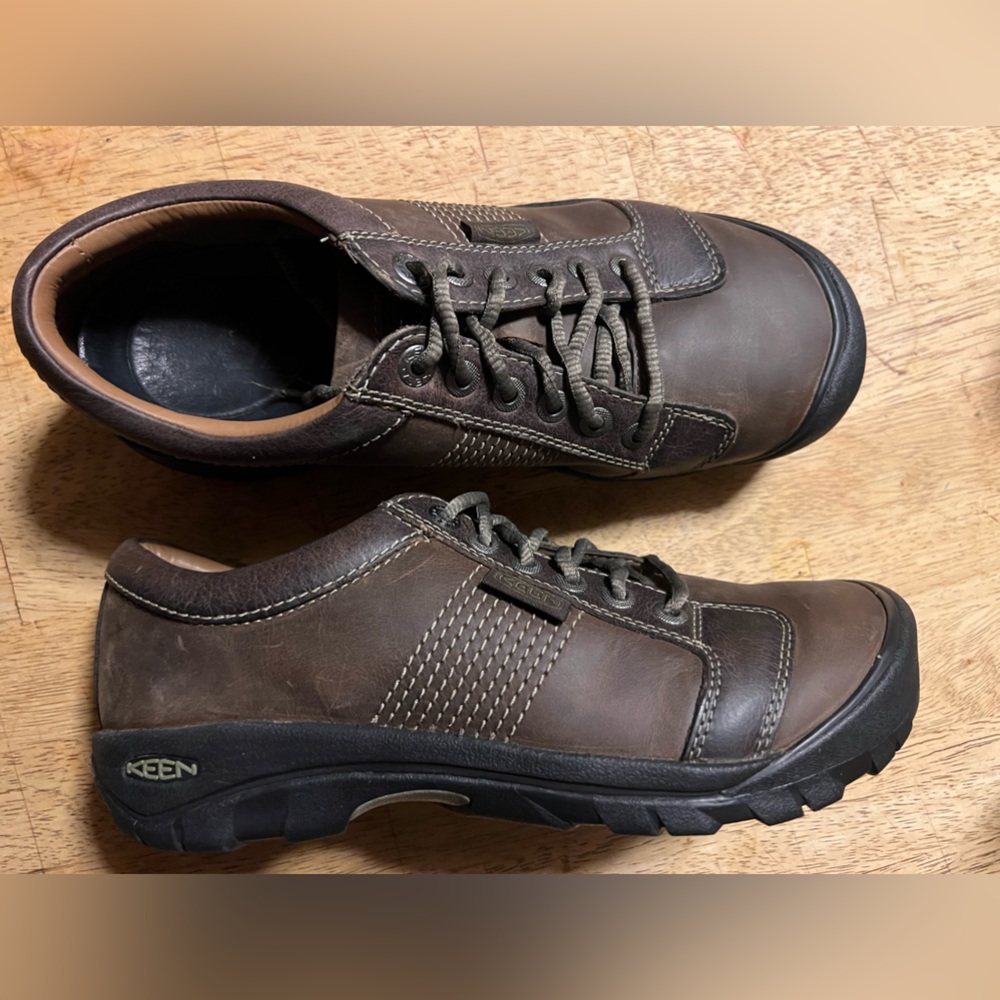 Mens Keen Austin shoe  size 9.5 NWOT.